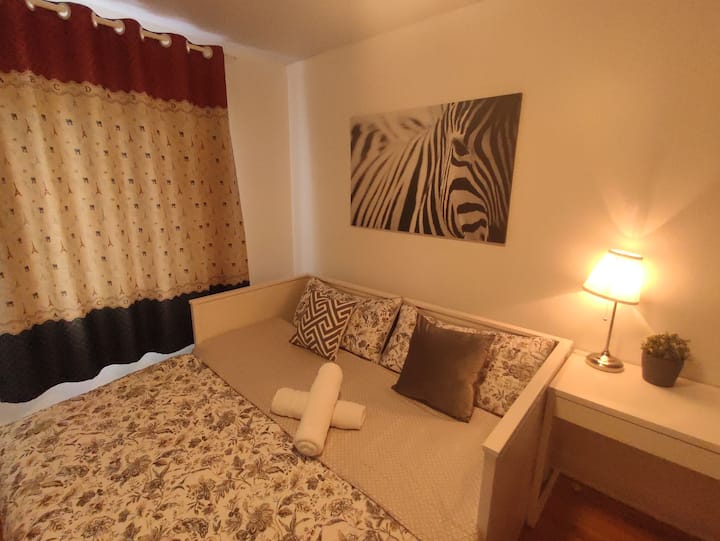 Spálňa s manželskou posteľou veľkosti King