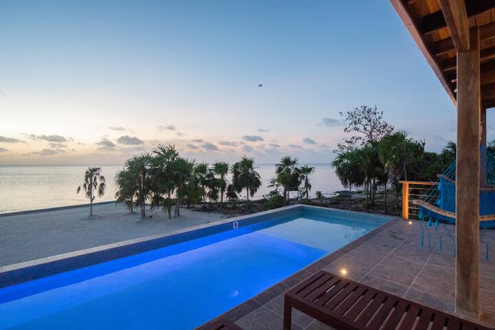 Eco-Friendly Villa at Secret Beach Belize! gallery image 5