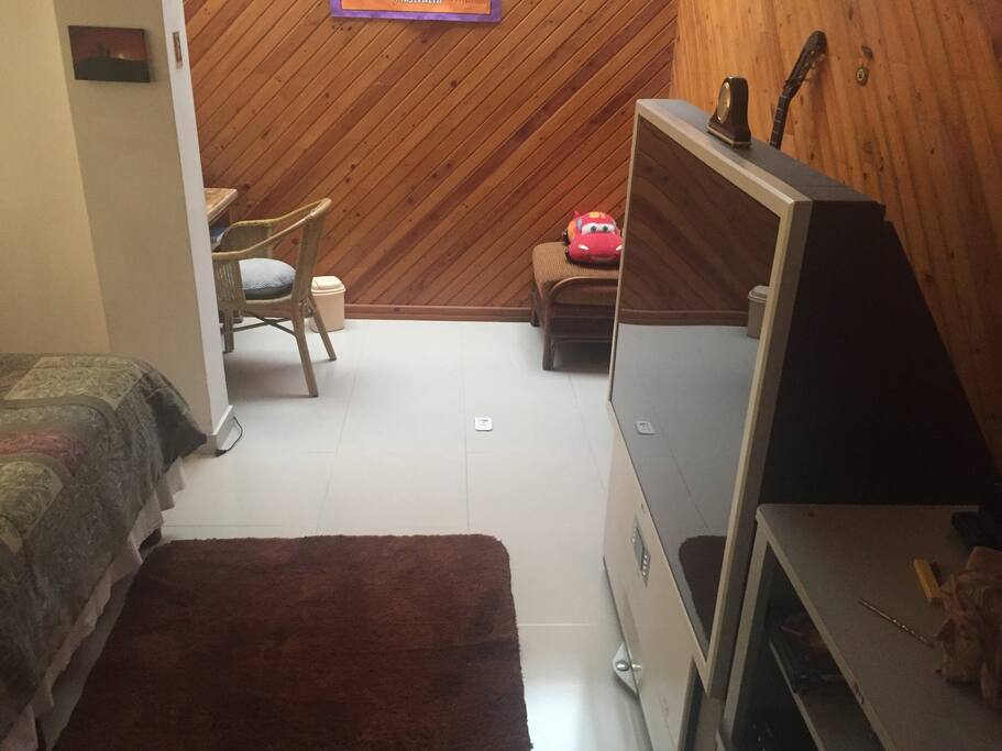 Tv with cable and desktop