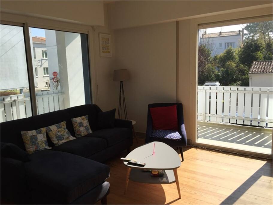 salon ouvrant sur balcon - Lounge opens onto the balcony
