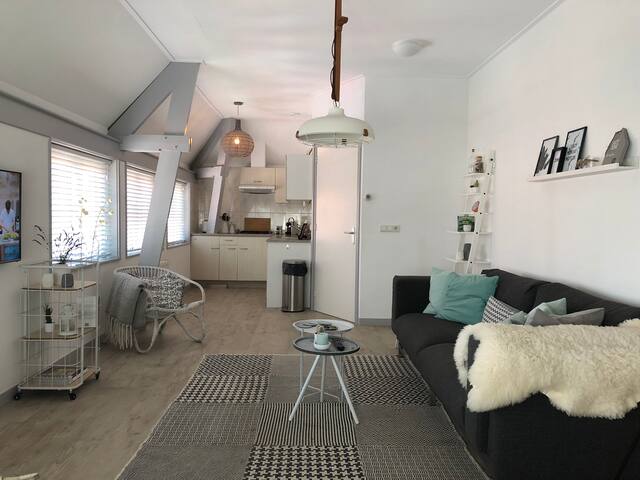 Mooie lichte sfeervolle Suite ZesBe