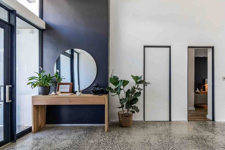 Modern, Exquisite, Relax gallery image 4