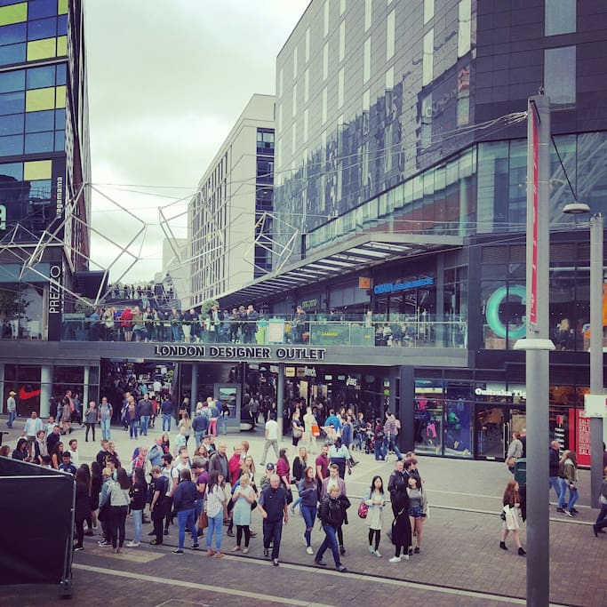 5 minutes walk to London Designer Outlet.
