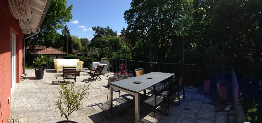 Beautiful Villa (private pool) nearby Geneva Lake gallery image 4