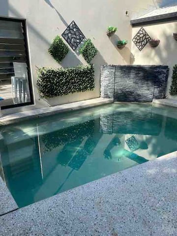 Spacious beach house in beautiful Dicky Beach