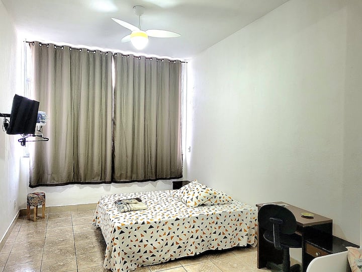 Located on the main avenue of Niterói Apartments for Rent in Niterói
