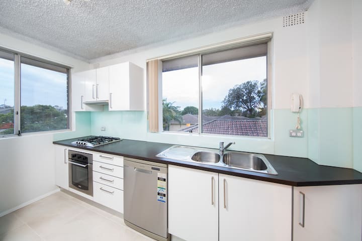 Stylish 2 Bedder In Dee Why - Manly
