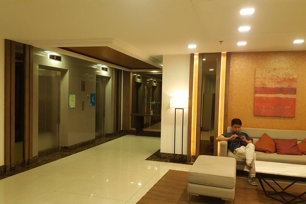 lobby & elevator