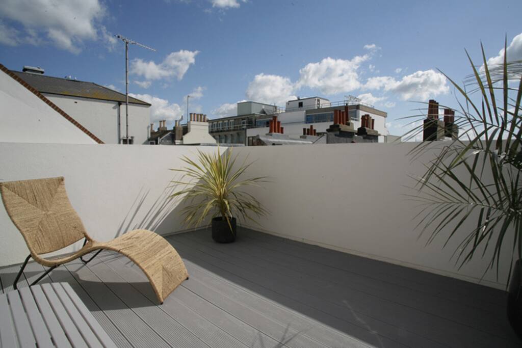 Roof terrace with views over central Brighton