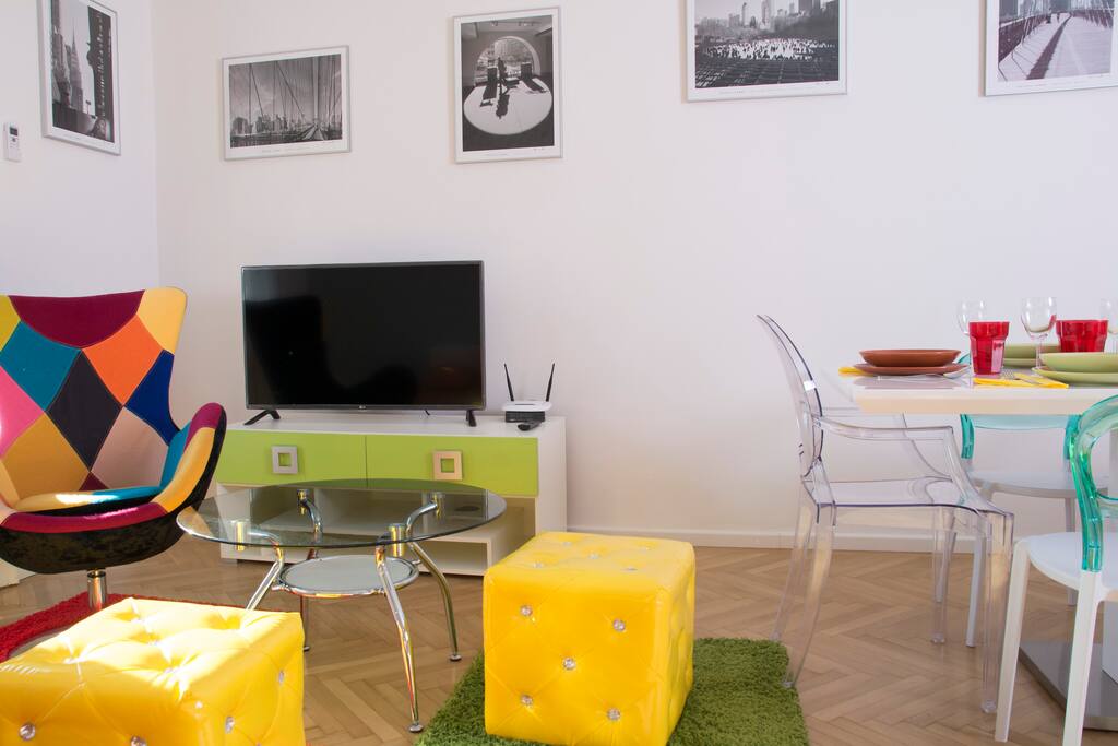 seating area twith the Smart LED