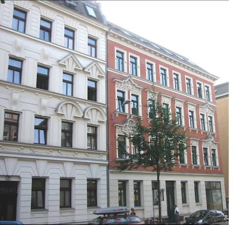 Beliebte Airbnb-Anzeige: Gründerzeit apartment with charm in Gohlis Süd