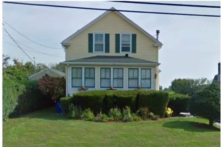 Rustic Retreat, close to Newport, R.I.