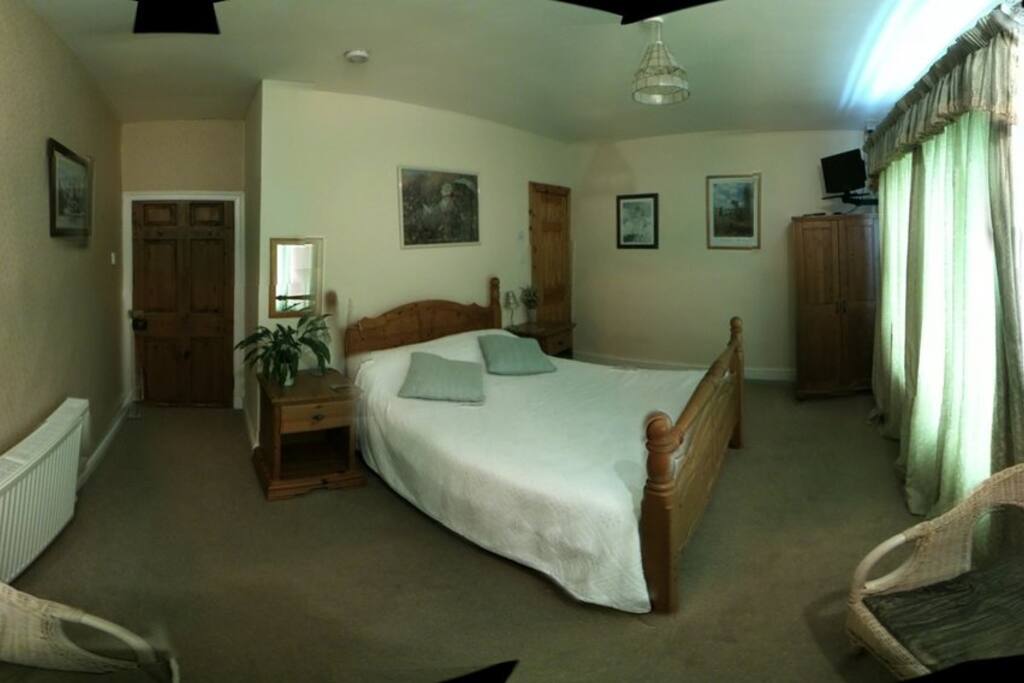 Panoramic view of room (slightly misshapen)
