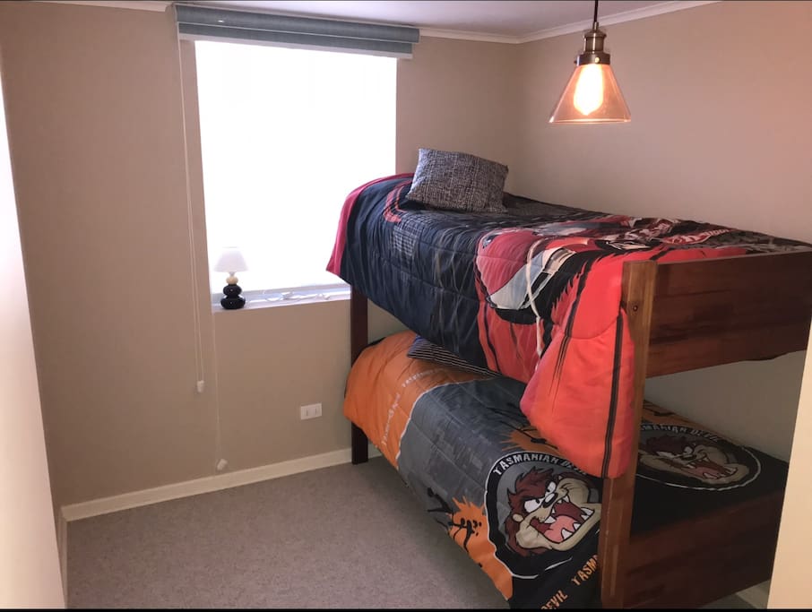 Habitación Nro 1, opción de cama piso inflable para persona adicional