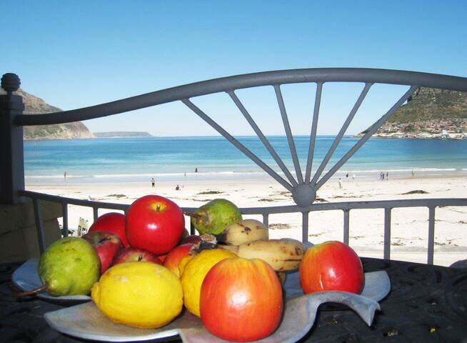 26 On Beach – magnificent sea views! gallery image 3