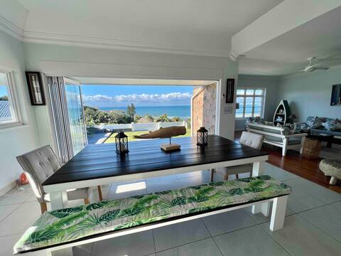8 sleeper beachhouse pool, inverter, fibre & sea