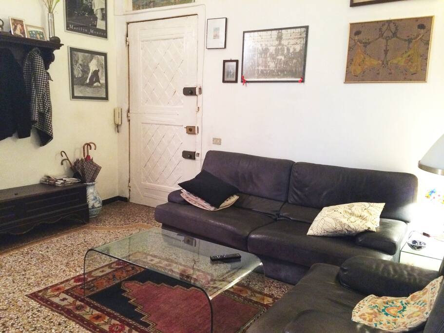 Ingresso e salotto - Entrance and living room
