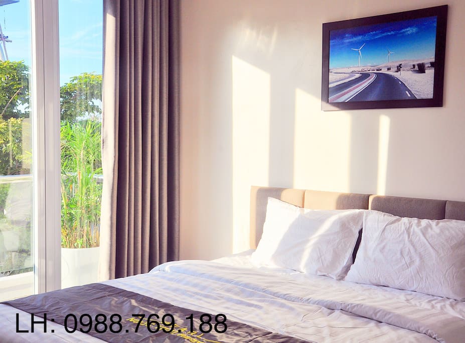 8 phòng ngủ lớn, mỗi phòng đều có phong cách trang nhã hiện đại, yên bình và thư giãn và wc riêng biệt. Liên hệ chủ nhà để có giá tốt nhất: 0988.769.188