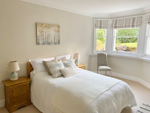 Popular Airbnb listing: Moseley Lodge, central Malvern in Malvern
