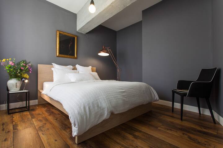 Upper 6 Residence gallery image 3