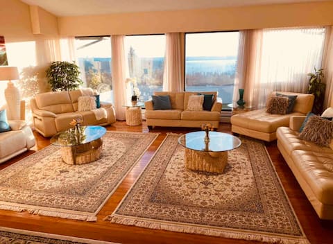 7 Bedrooms 12 Beds “Breathtaking” View & Pool!