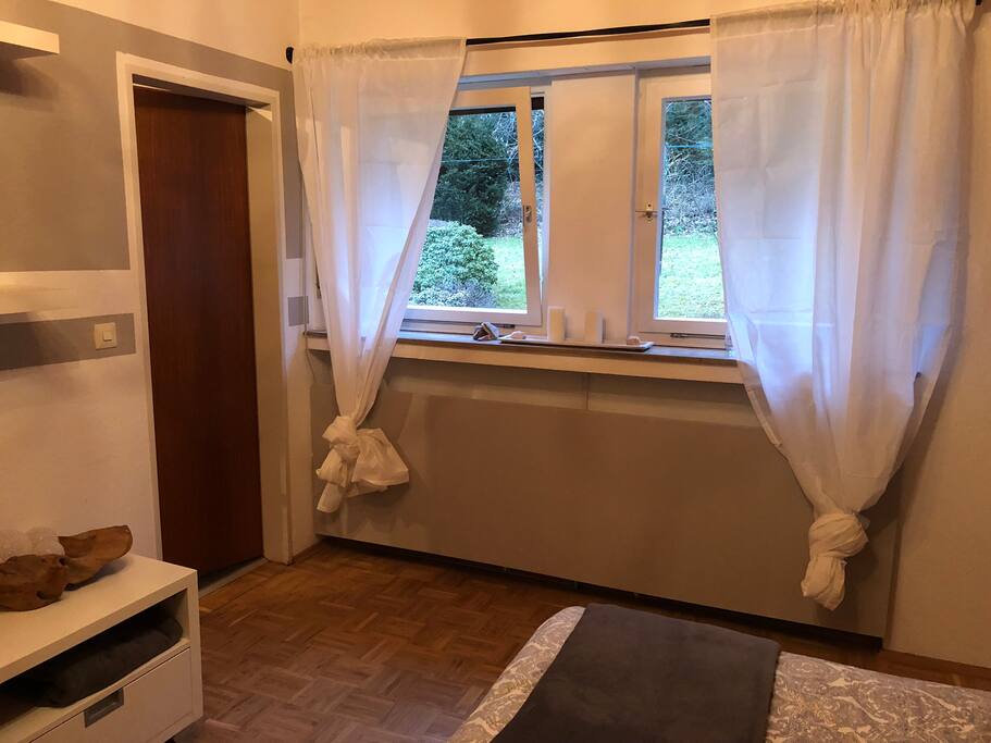 Sicht: Gartenausblick, Badezimmer