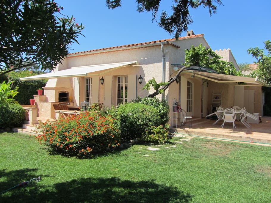 Façade sud de la maison principale