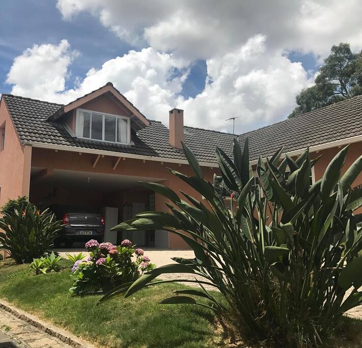 Jardim e Garagem.