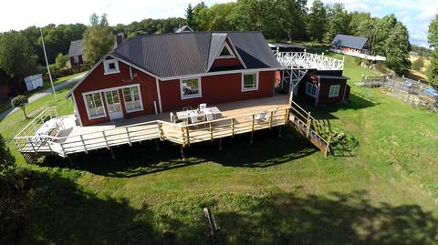 Rural, close to nature accommodation with a wood-fired hot tub