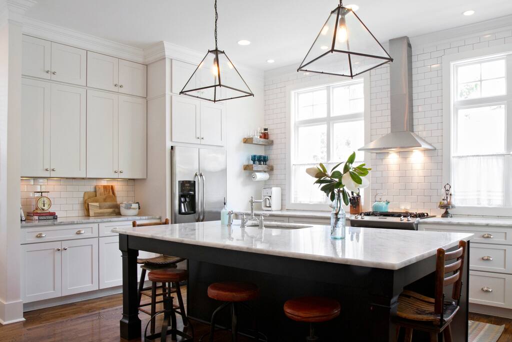 Enjoy all the amenities of this fully stocked kitchen! We recommend dimming the lighting for the perfect atmosphere!
