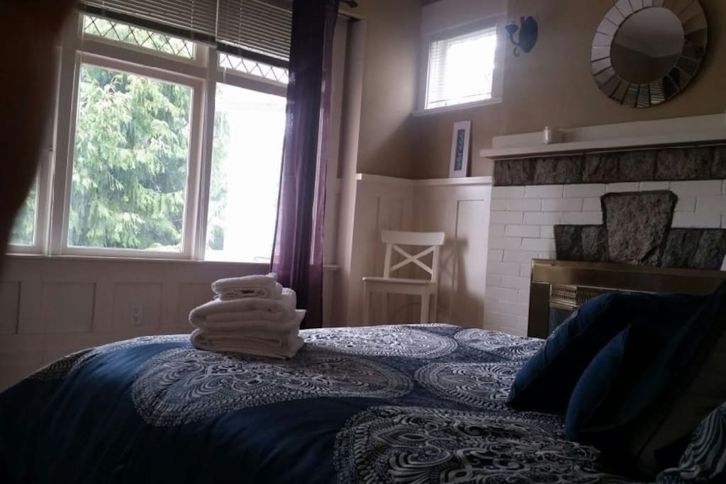 Guest room, lots of natural light.