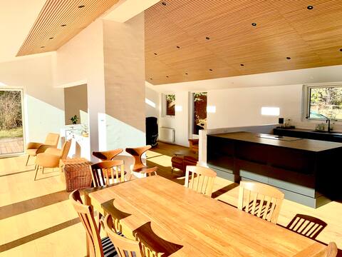 Newly renovated luxury house - up to 14 guests