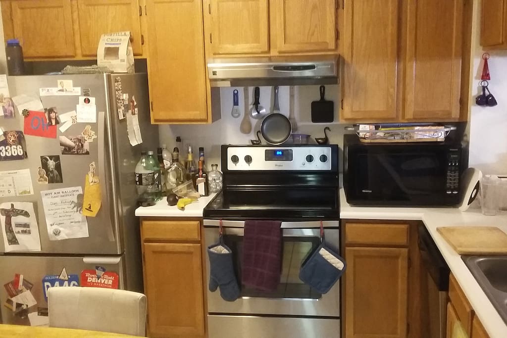 The appliances are all new! Help yourself to the food and liquor.