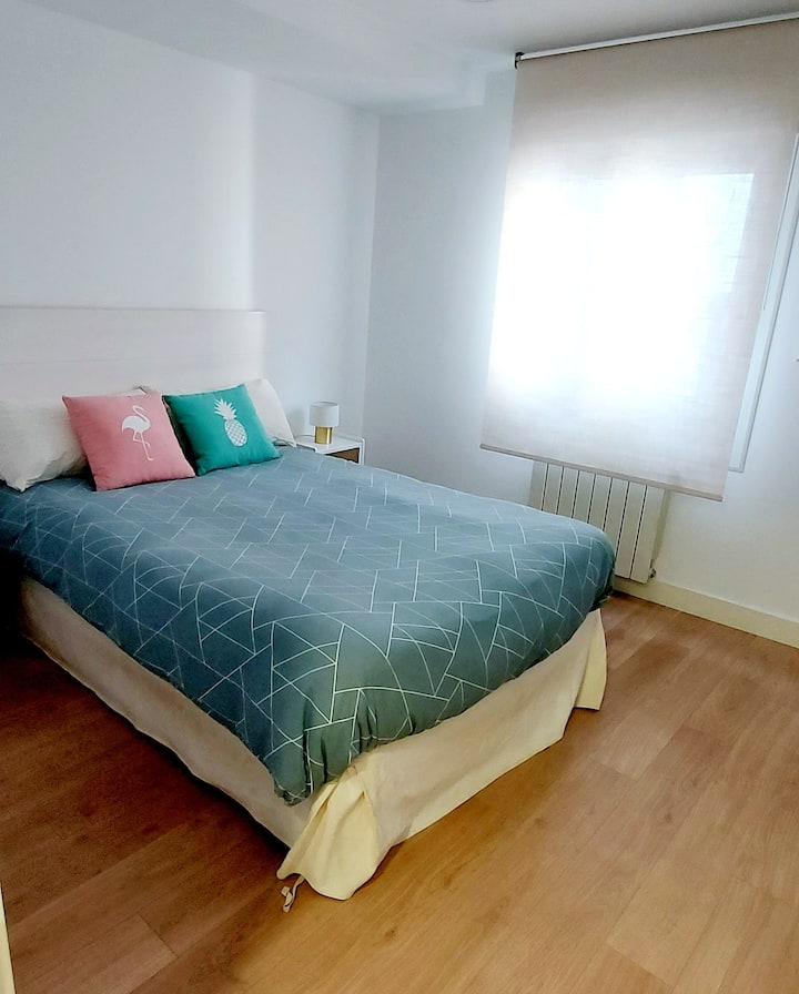 Slaapkamer II met 2-persoons bed van 135 cm 