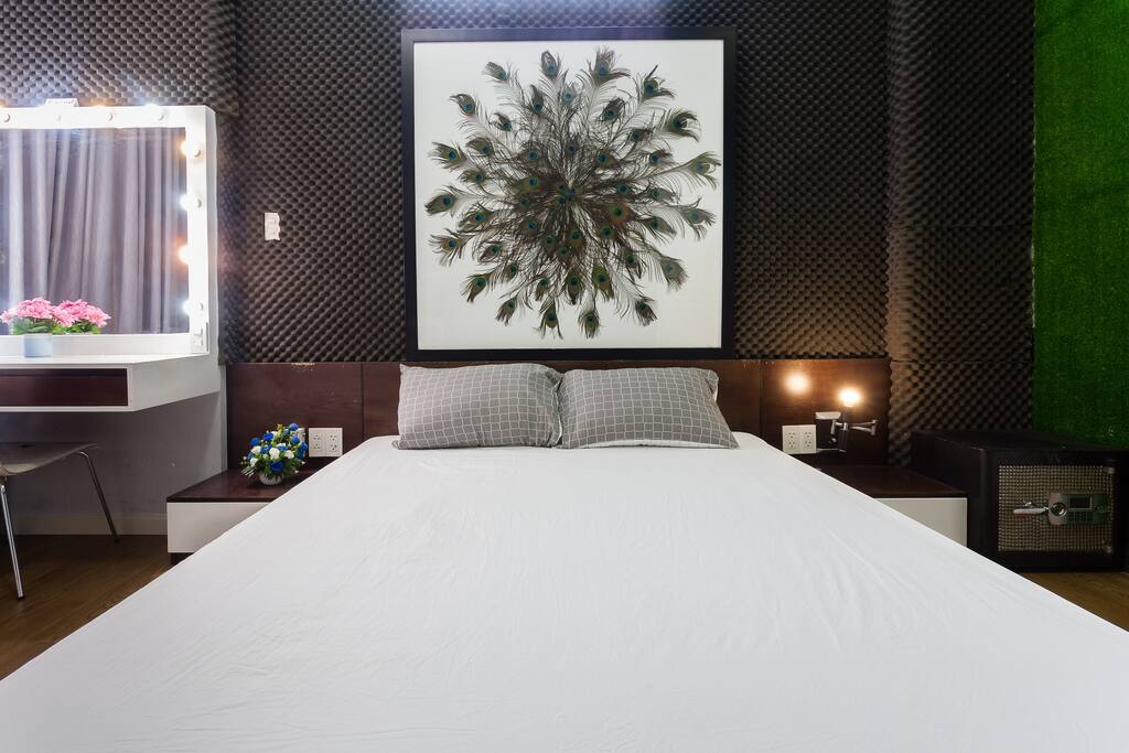 King size bed