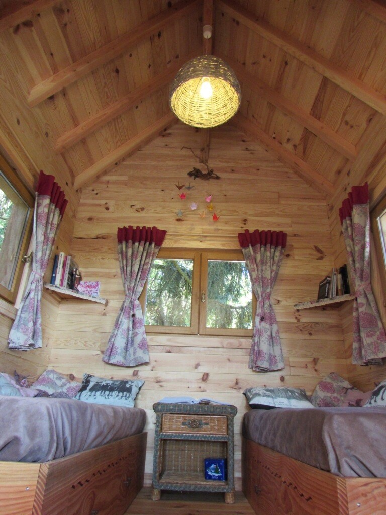 Airbnb con mejor rendimiento: Treehouse in Vallon d'Éole, Nouvelle-Aquitaine en Archidiocèse De Poitiers