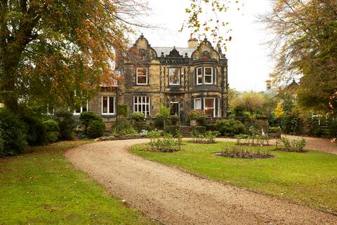 Exclusive use of Leeds Mansion House