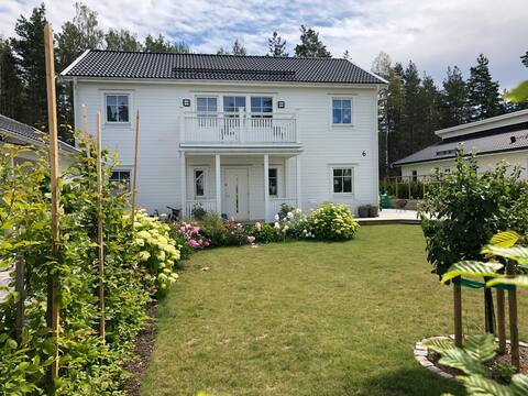 Beautiful villa near forest, Lake Vänern and Karlstad
