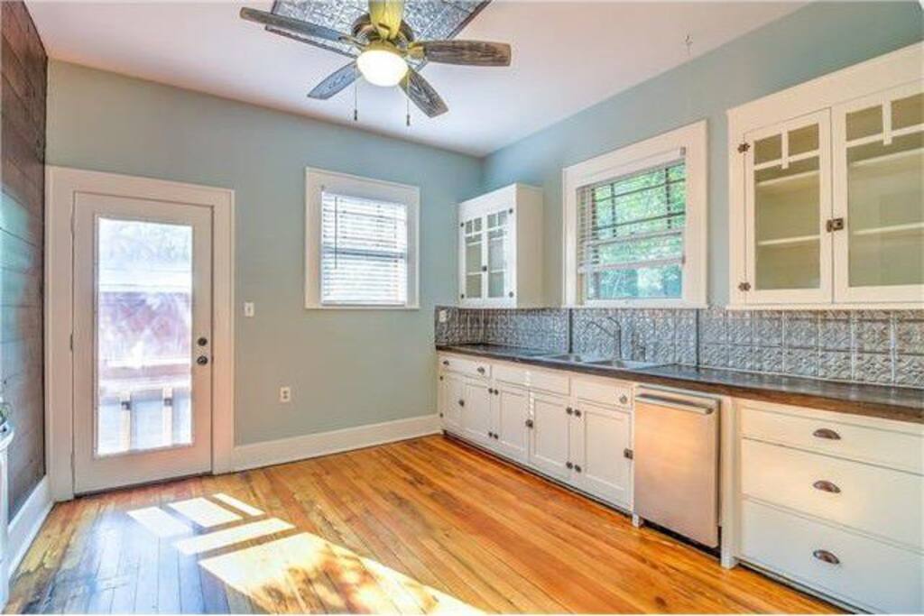 Sunny Kitchen
