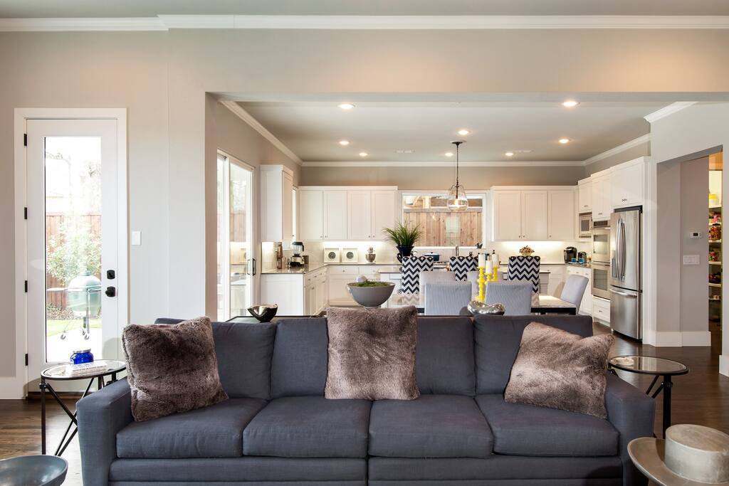 Kitchen Family Room