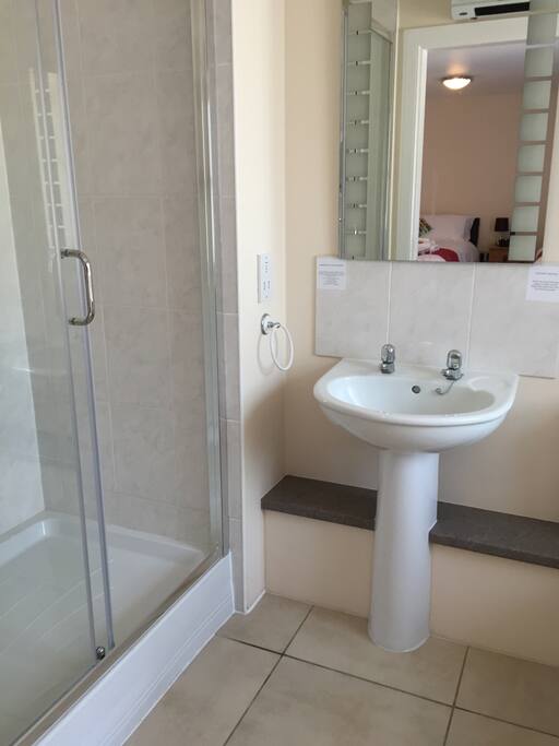 Glendullan ensuite