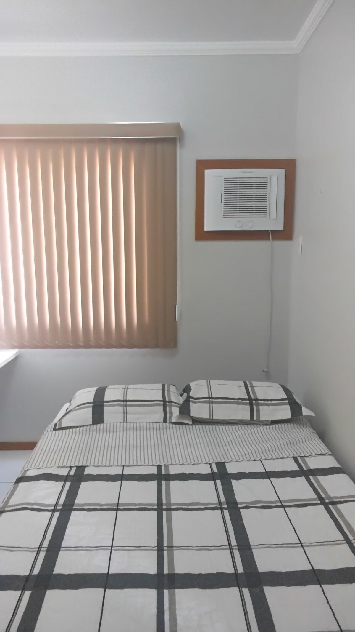 Chumba cha kulala mara mbili na vyumba vya ndani.