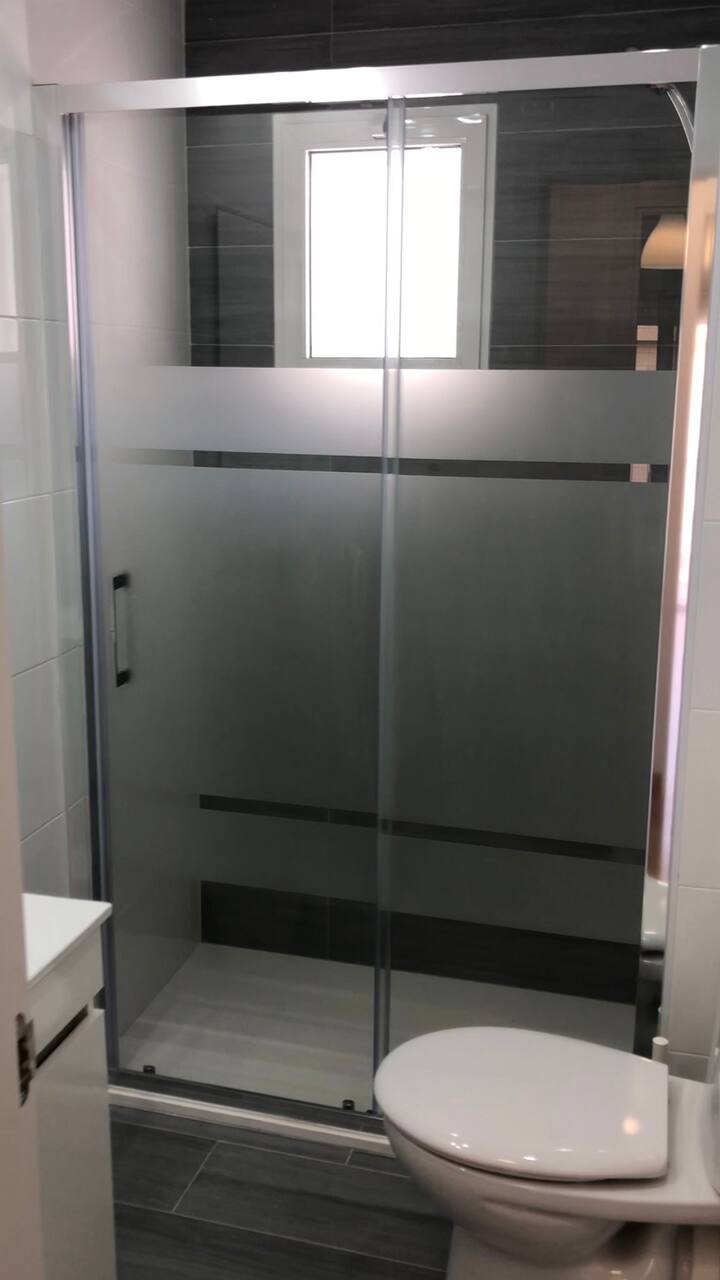 Chambre Avec Balcon Et Salle De Bain Privee Guesthouses For Rent In Montcada Comunidad Valenciana Spain