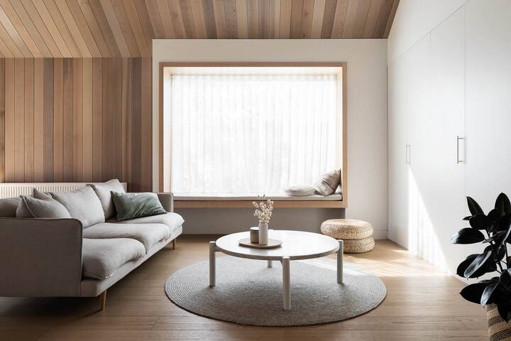 Scandinavian Timber Beach House gallery image 3