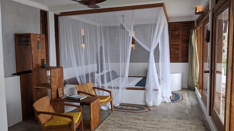 Stunning Loft Apartment facing the Indian Ocean