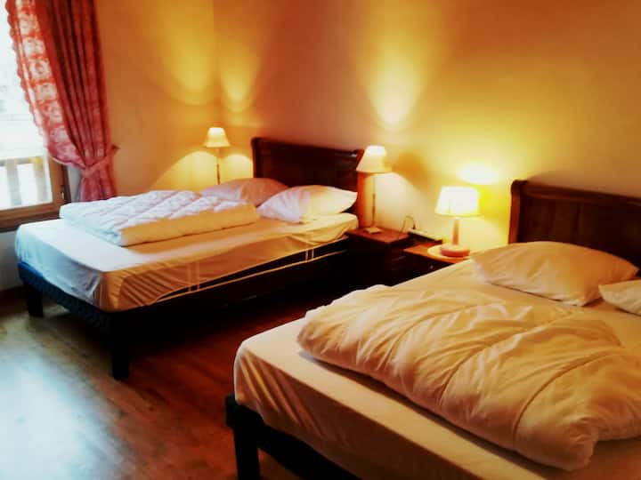 Spavaća soba na 1. katu, 2 bračna kreveta 