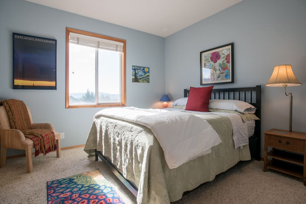 Nice sized private bedroom with Queen size bed with pillow top mattress, and a full sized closet.