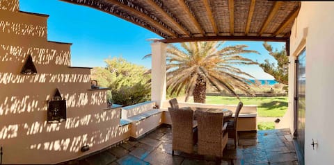 ⭐️⭐️⭐️⭐️⭐️True Beach House! Literally on the beach!