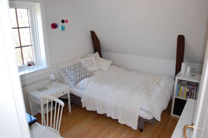 Close to the city – house & garden gallery image 5