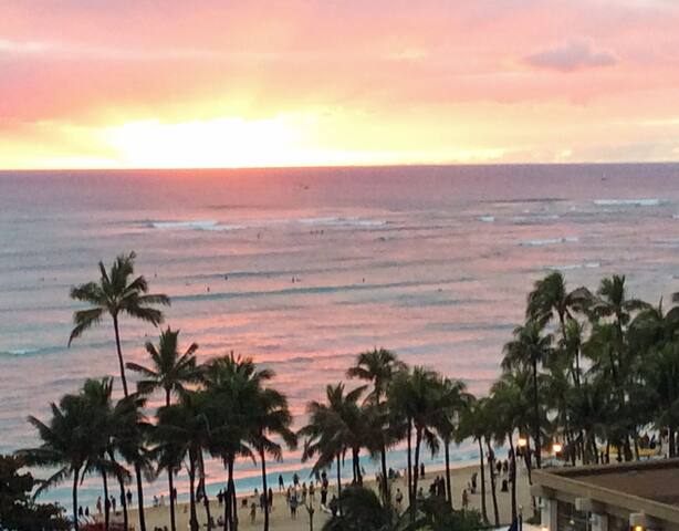 Waikiki Penthouse at the Seashore